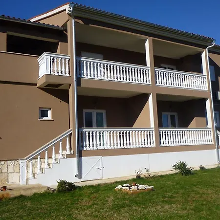Nina Apartmán Manjadvorci