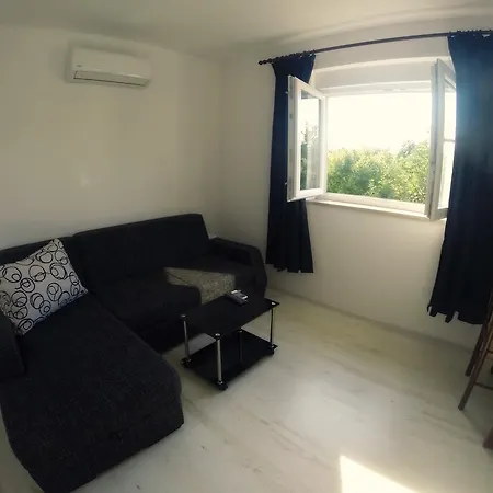 Nina Apartmán Manjadvorci
