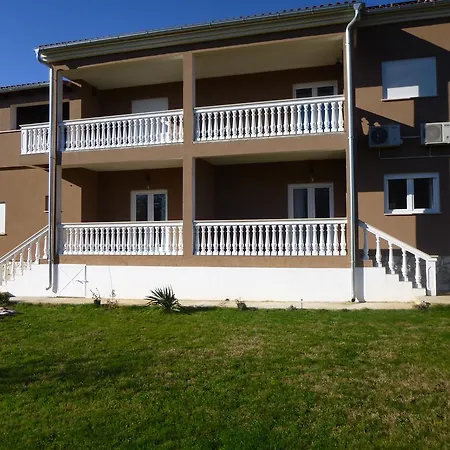 Nina Apartament Manjadvorci